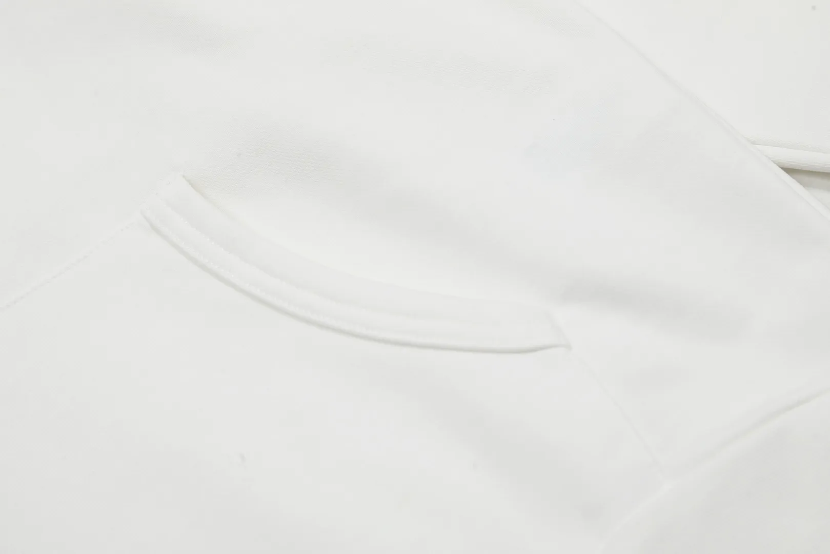 P260 Top quality" Style number: 8091# [Ralph Lauren classic pony embroidered half-zip lapel POLO sweatshirt] ✅Ralph Lauren Ralph Lauren autumn and winter basic versatile polo lapel sweatshirt for men and women couples ✅High weight pure cotton terry original consistent YKK zipper widened and thickened threads ✅Old money style lazy style full retro style simple popular style ✅Autumn and winter single wear, simple and easy to wear underneath A must-have recommendation for couples Size: S-XL Color: White Khaki Retro Green